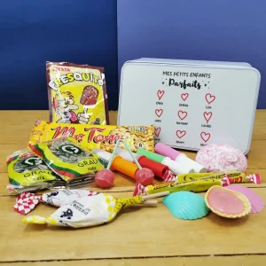 Coffret bonbons des années 70 personnalisé “Mes petits enfants parfaits” – Cadeau papy ou mamie (Boîte en métal)